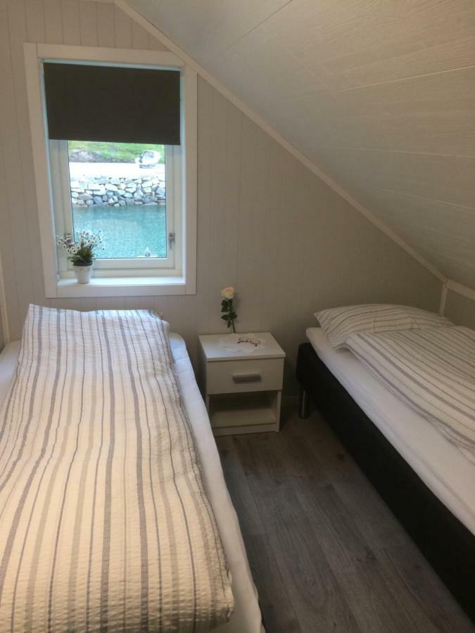לקנס Luxurious Cabin By The Waterfront מראה חיצוני תמונה